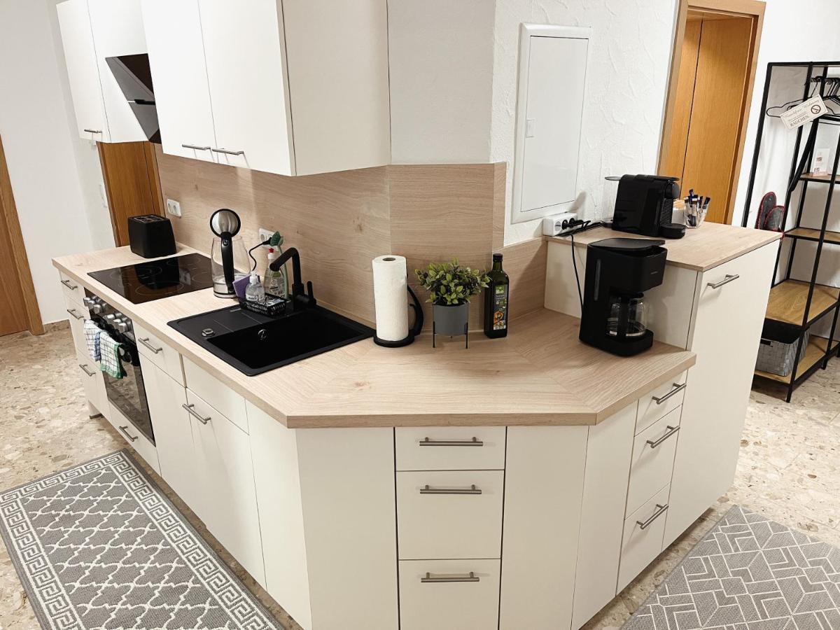 Bohnapartments Elisa - Wohlfuehlapartment Mit 2 Gratis Parkplaetzen Und 3 Schlafzimmern - Wlan - Vollausstattung エアフルト エクステリア 写真