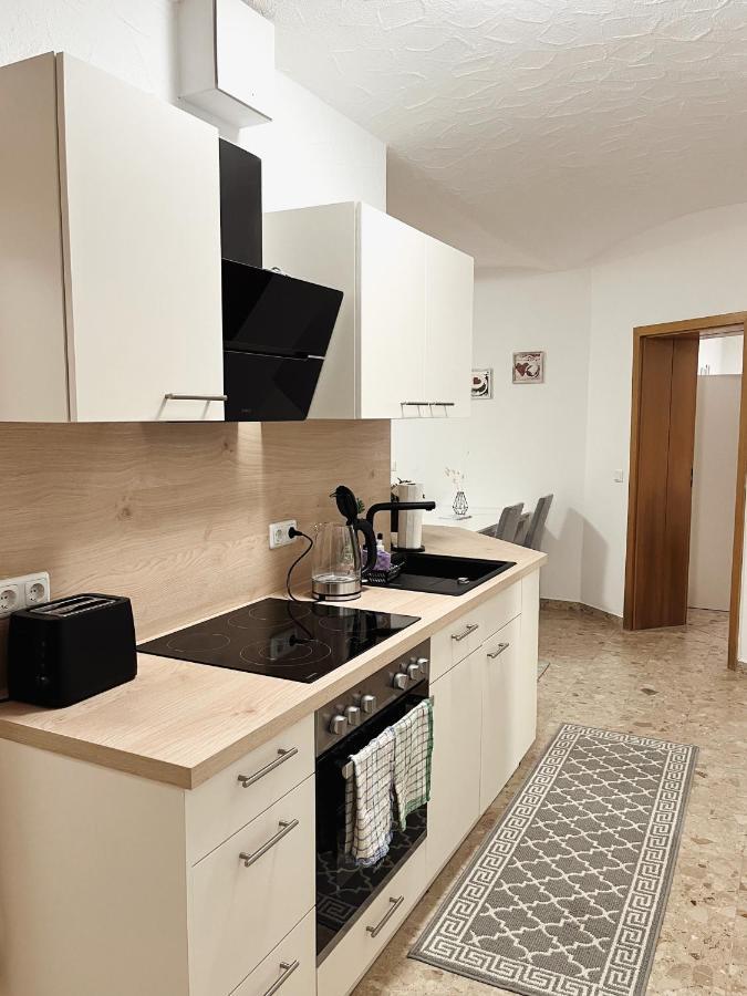 Bohnapartments Elisa - Wohlfuehlapartment Mit 2 Gratis Parkplaetzen Und 3 Schlafzimmern - Wlan - Vollausstattung エアフルト エクステリア 写真