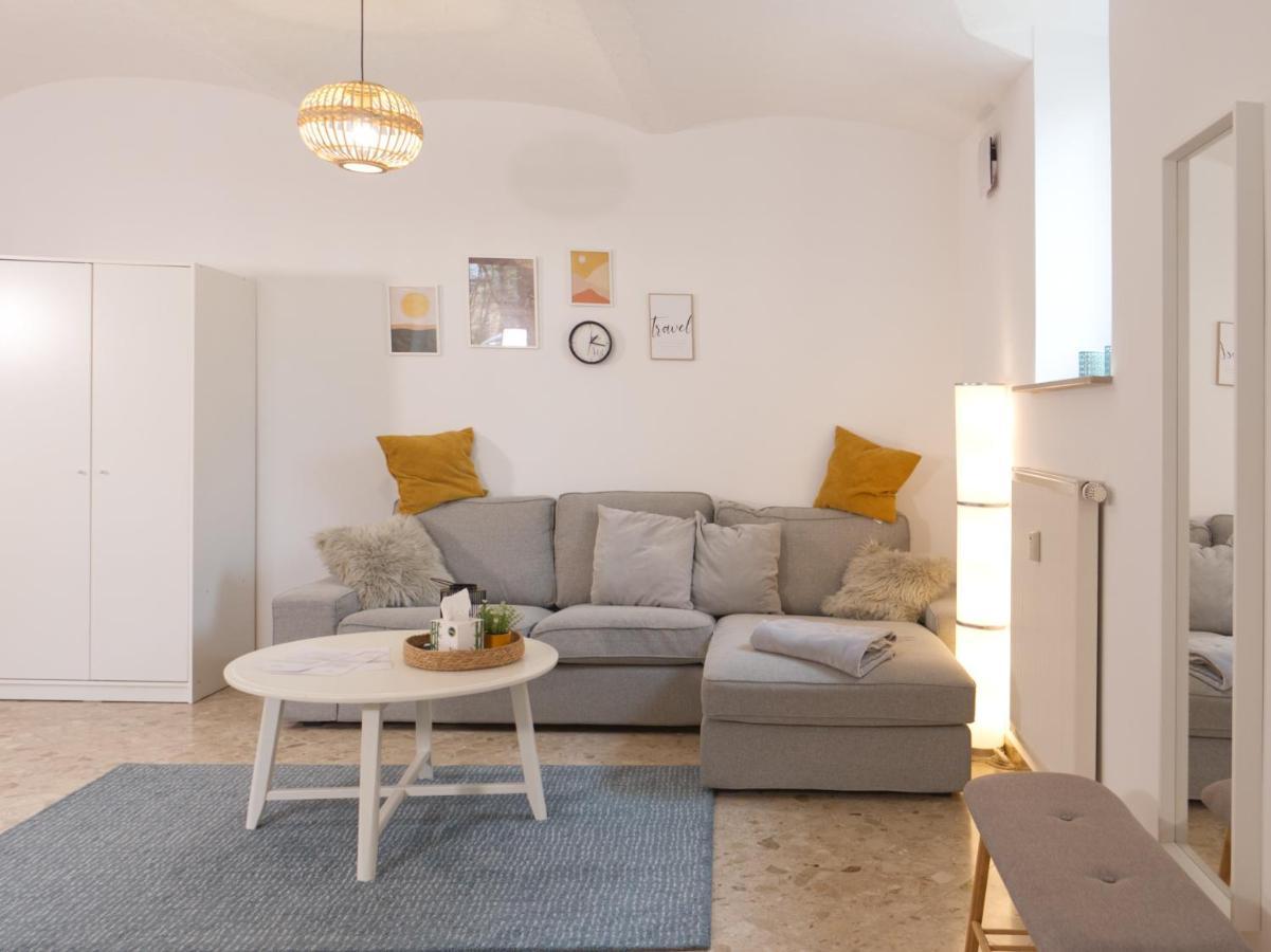 Bohnapartments Elisa - Wohlfuehlapartment Mit 2 Gratis Parkplaetzen Und 3 Schlafzimmern - Wlan - Vollausstattung エアフルト エクステリア 写真