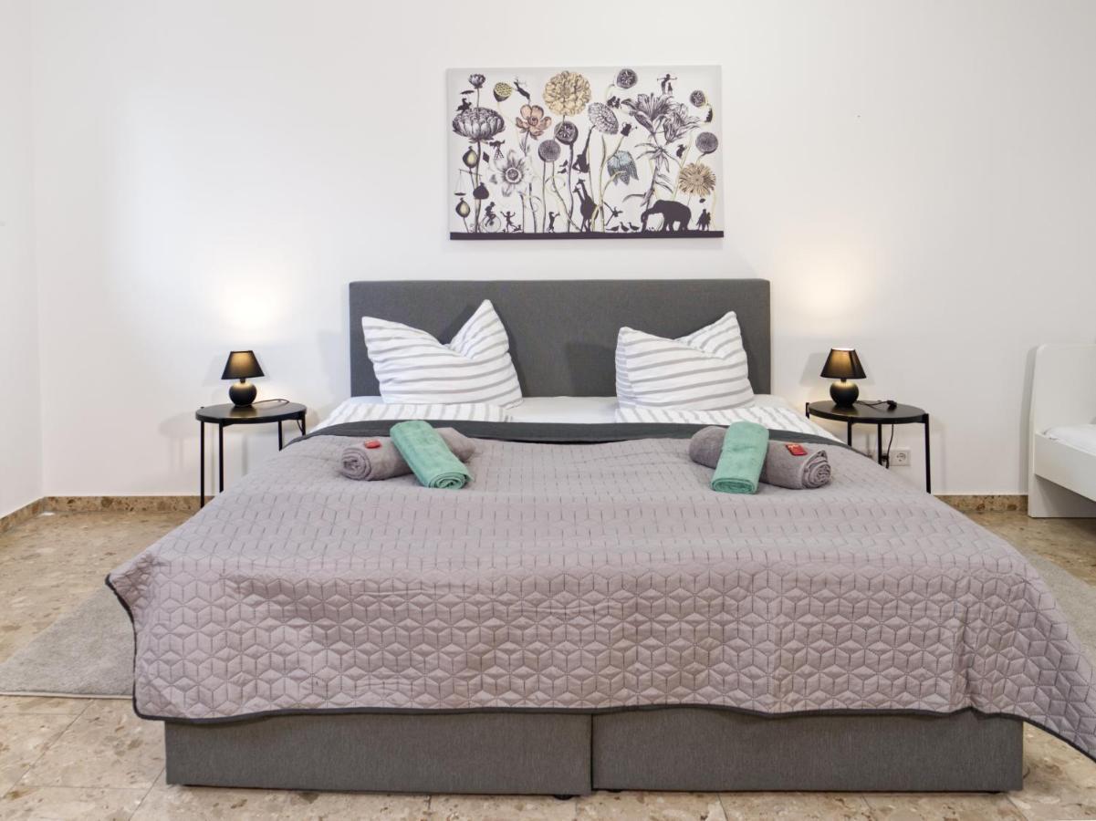 Bohnapartments Elisa - Wohlfuehlapartment Mit 2 Gratis Parkplaetzen Und 3 Schlafzimmern - Wlan - Vollausstattung エアフルト エクステリア 写真