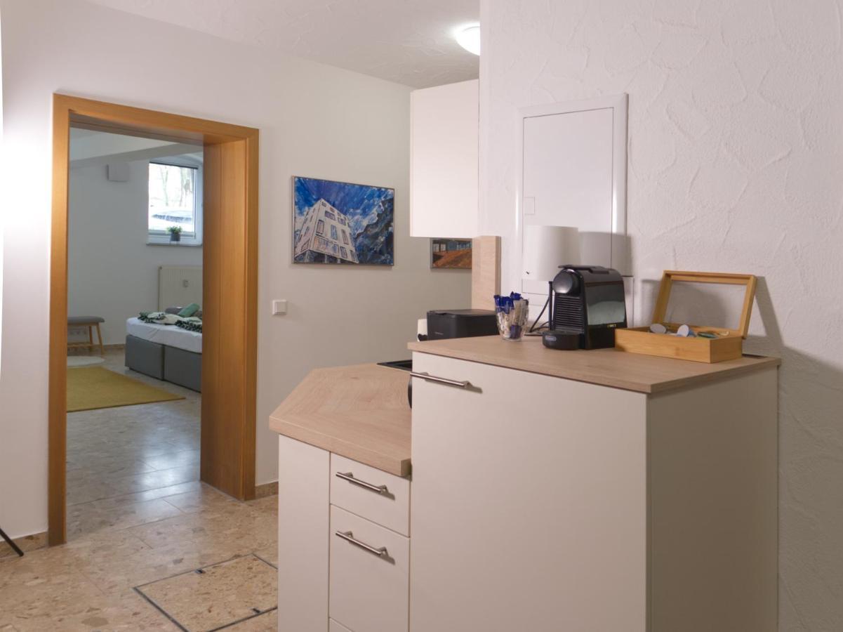 Bohnapartments Elisa - Wohlfuehlapartment Mit 2 Gratis Parkplaetzen Und 3 Schlafzimmern - Wlan - Vollausstattung エアフルト エクステリア 写真