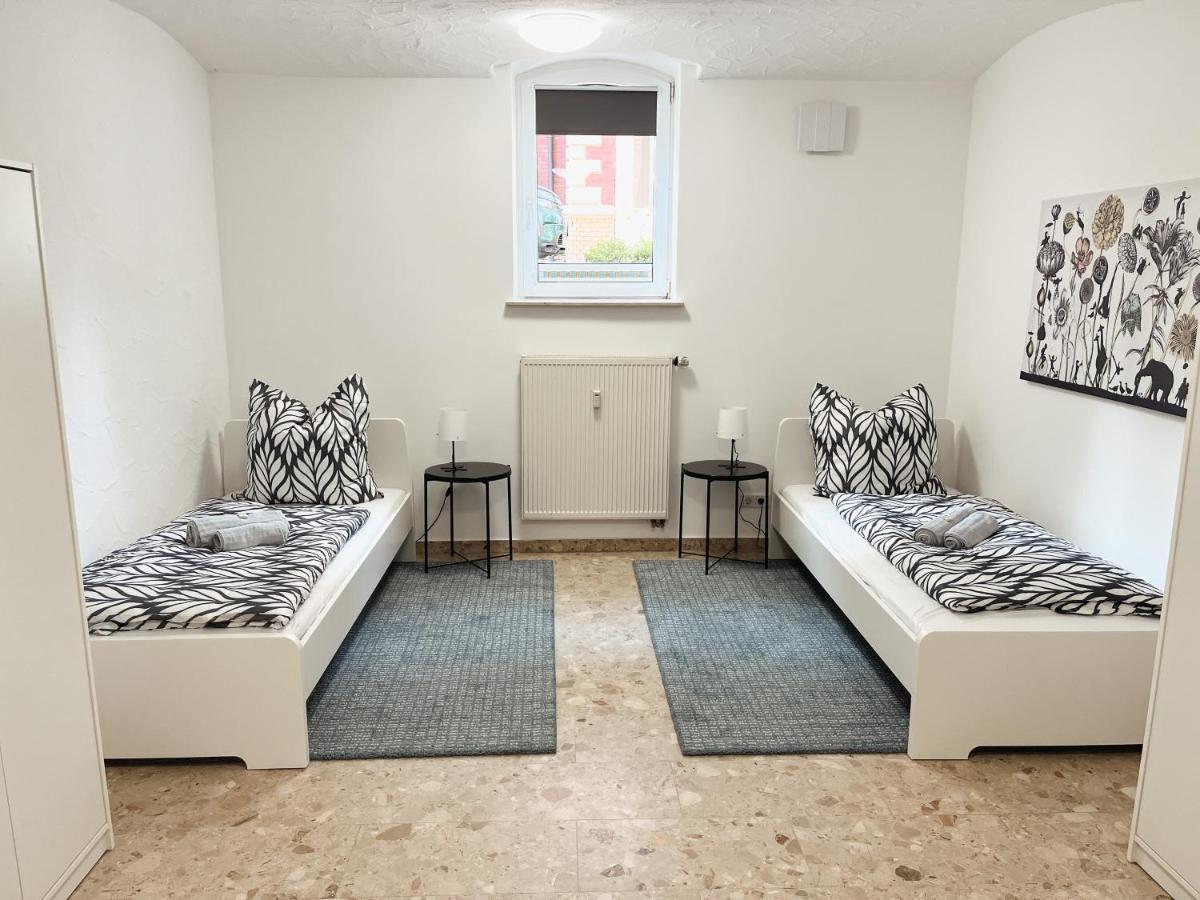 Bohnapartments Elisa - Wohlfuehlapartment Mit 2 Gratis Parkplaetzen Und 3 Schlafzimmern - Wlan - Vollausstattung エアフルト エクステリア 写真