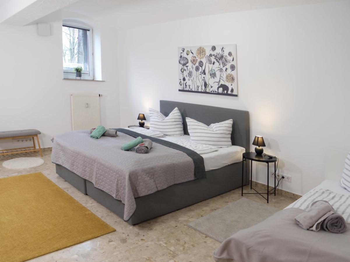 Bohnapartments Elisa - Wohlfuehlapartment Mit 2 Gratis Parkplaetzen Und 3 Schlafzimmern - Wlan - Vollausstattung エアフルト エクステリア 写真