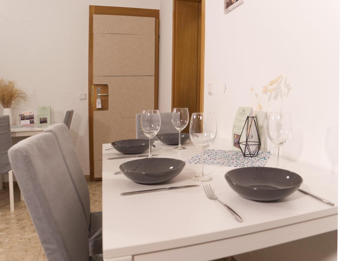 Bohnapartments Elisa - Wohlfuehlapartment Mit 2 Gratis Parkplaetzen Und 3 Schlafzimmern - Wlan - Vollausstattung エアフルト エクステリア 写真