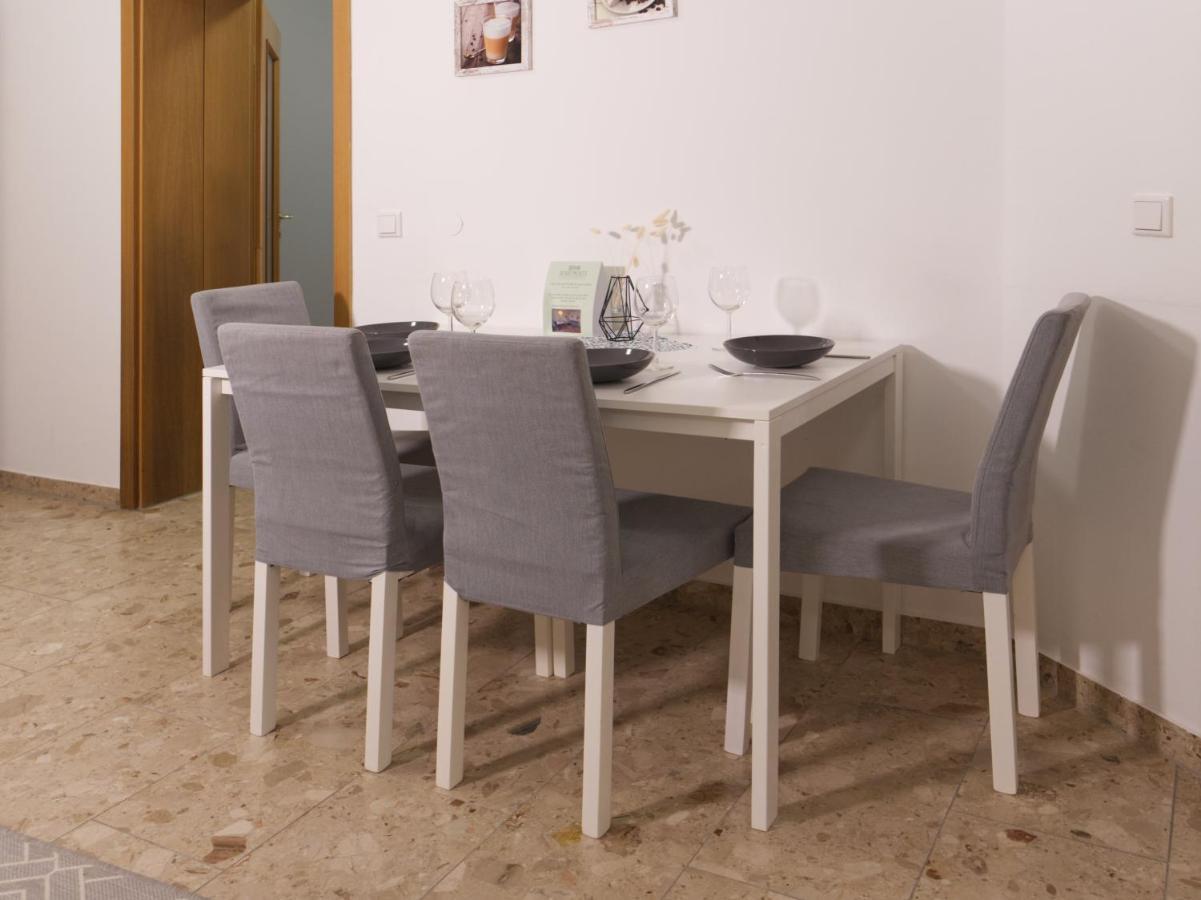Bohnapartments Elisa - Wohlfuehlapartment Mit 2 Gratis Parkplaetzen Und 3 Schlafzimmern - Wlan - Vollausstattung エアフルト エクステリア 写真