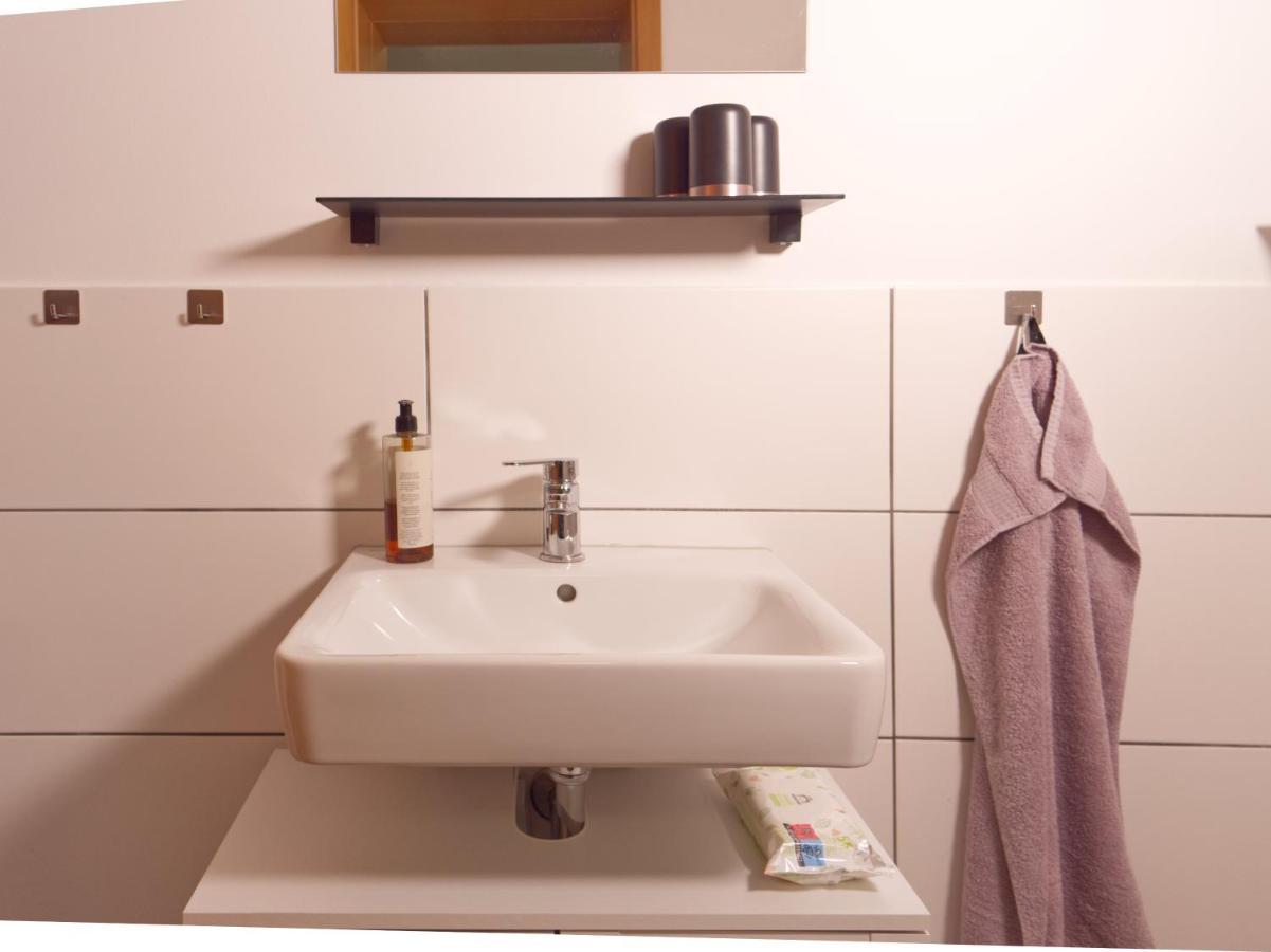Bohnapartments Elisa - Wohlfuehlapartment Mit 2 Gratis Parkplaetzen Und 3 Schlafzimmern - Wlan - Vollausstattung エアフルト エクステリア 写真