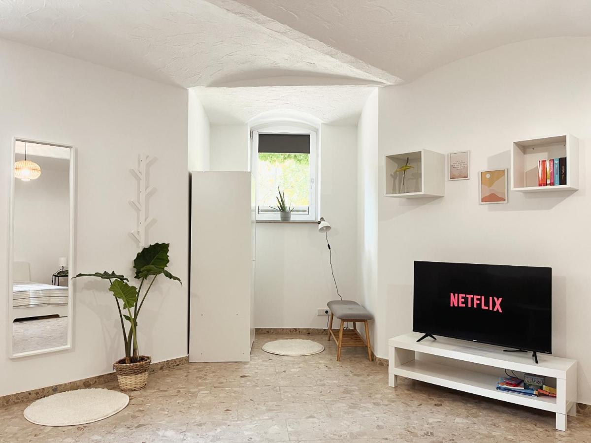 Bohnapartments Elisa - Wohlfuehlapartment Mit 2 Gratis Parkplaetzen Und 3 Schlafzimmern - Wlan - Vollausstattung エアフルト エクステリア 写真